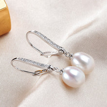 Load image into Gallery viewer, Classic Pearl Earrings